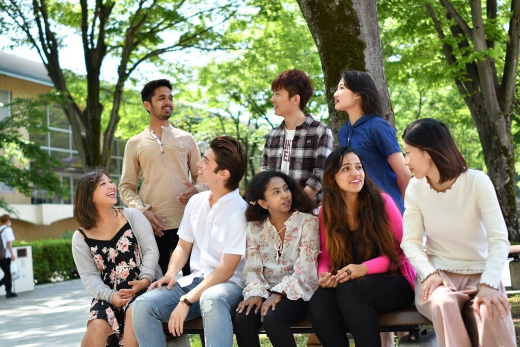 海外に暮らす学生のための 日本の大学への進学 留学ガイド 海外に暮らす学生のための 日本の大学への進学 留学ガイド