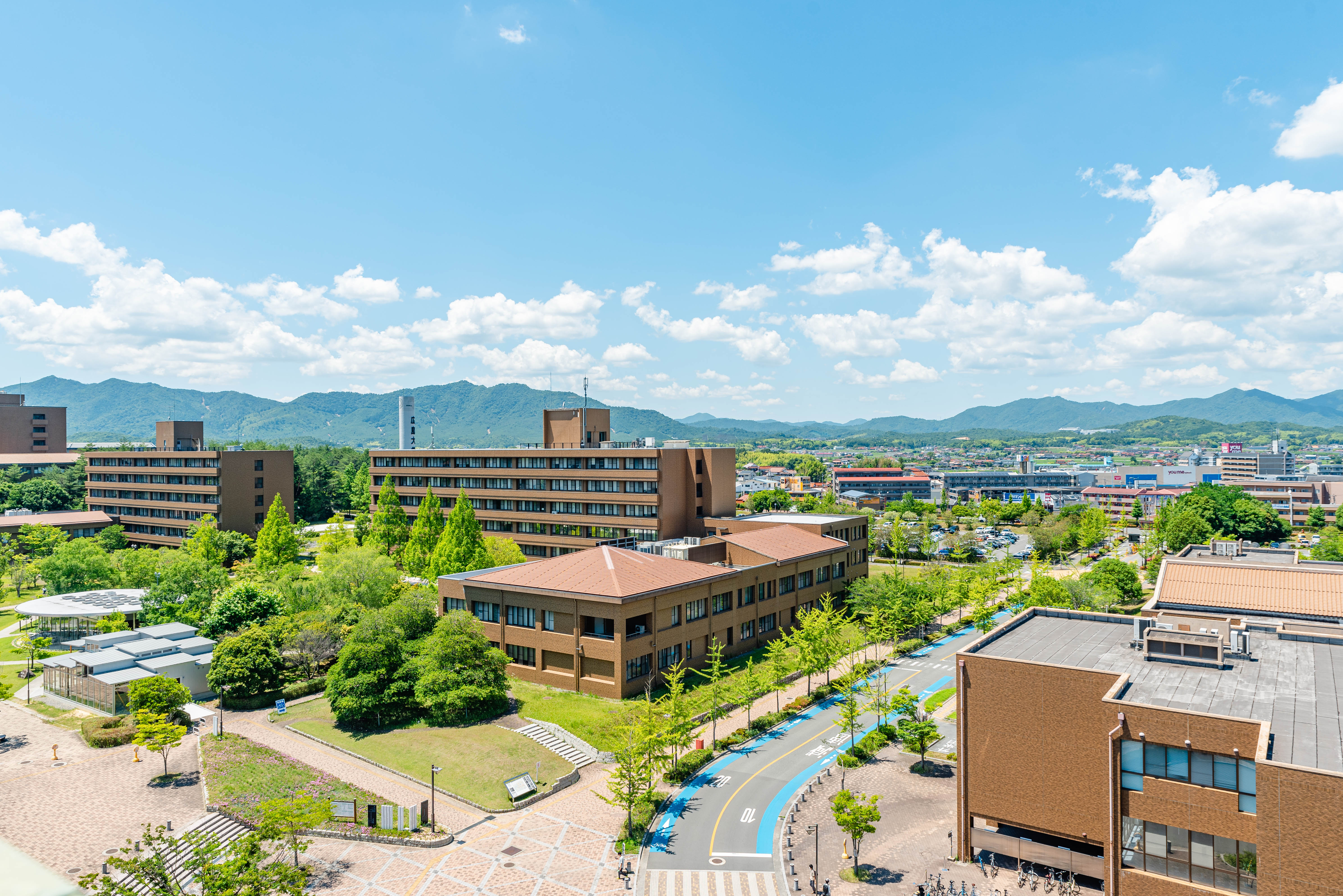 広島大学 - 海外に暮らす学生のための「日本の大学への進学＆留学ガイド」