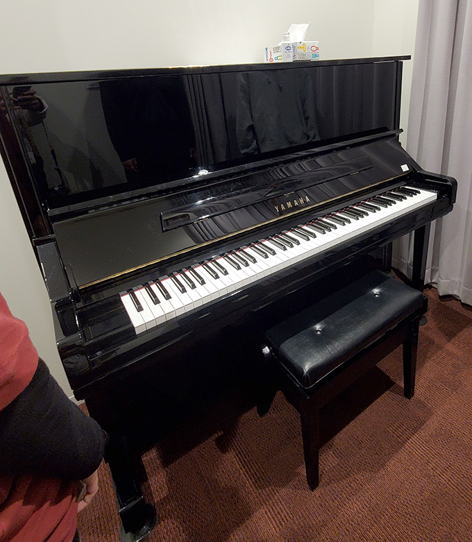 桜美林大学 音楽棟の音楽練習室　アップライトピアノ