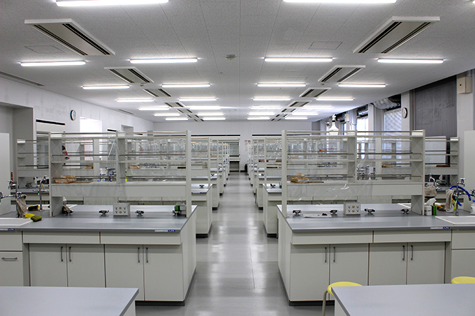 上智大学　化学系の実験室